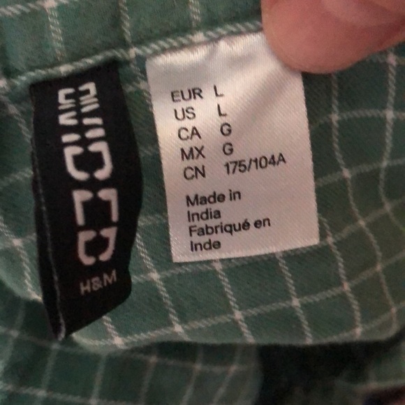 H&M Cropped Button Down L - Picture 4 of 4
